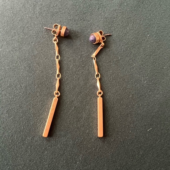 Brushed Gold drop earrings with stone - Picture 3 of 4